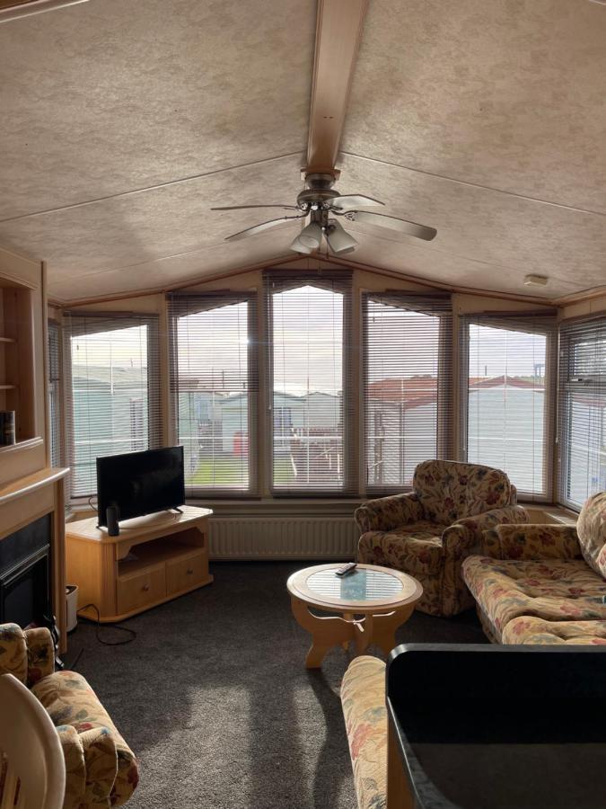 Immaculate 2-Bed Static Caravan At Monrieth Нютън Стюарт Екстериор снимка